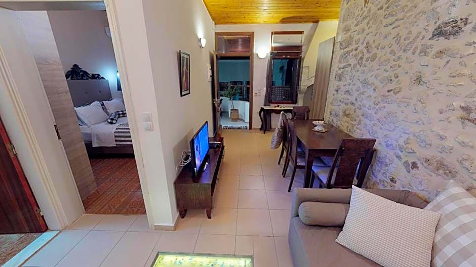 Porto Enetiko Suites