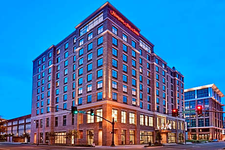 Hampton Inn By Hilton & Suites Nashville Downtown Capitol View, TN