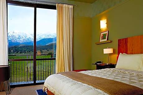 Deluxe Double or Twin Room with Mountain View