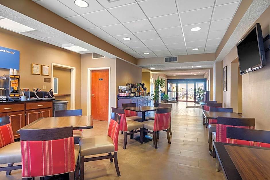 Comfort Inn & Suites LaGrange East