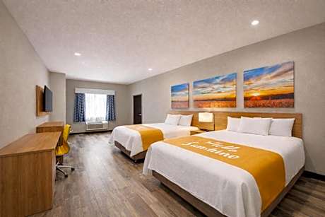 Deluxe Queen Room with Two Queen Beds - Mobility Accessible/Non-Smoking