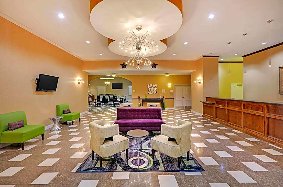 Baymont by Wyndham Dallas South-DeSoto – DeSoto, TX