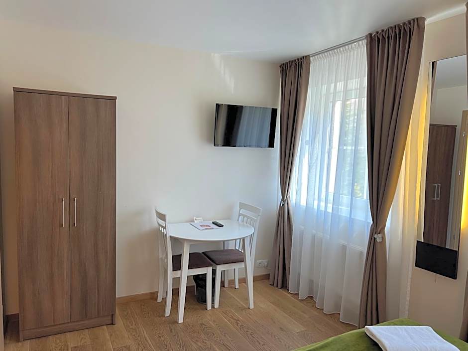 1912 Bed & Breakfast