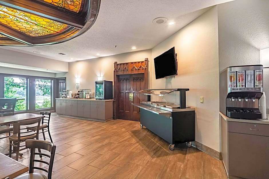 Riverview Inn & Suites, Ascend Hotel Collection