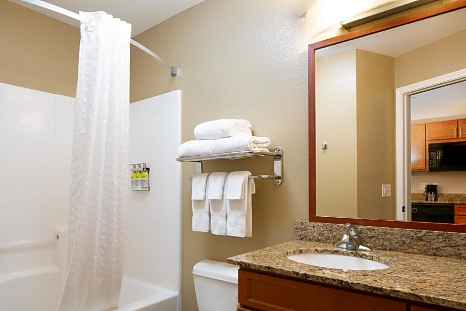 Candlewood Suites La Crosse, an IHG Hotel