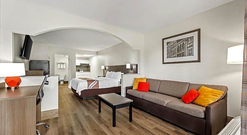 Quality Inn & Suites near Robins Air Force Base