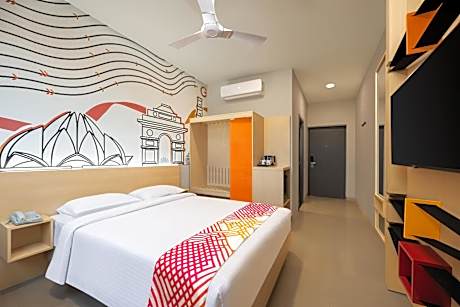 Luxe Queen Room