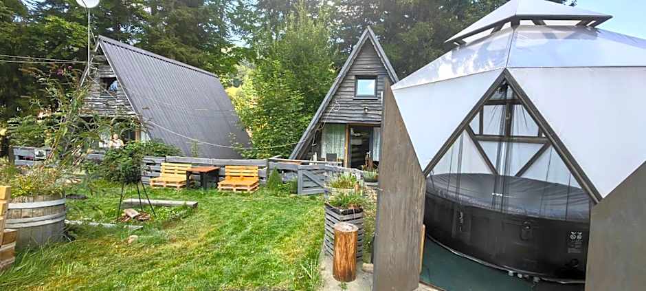 Osada pod Beskidem- chatki całoroczne