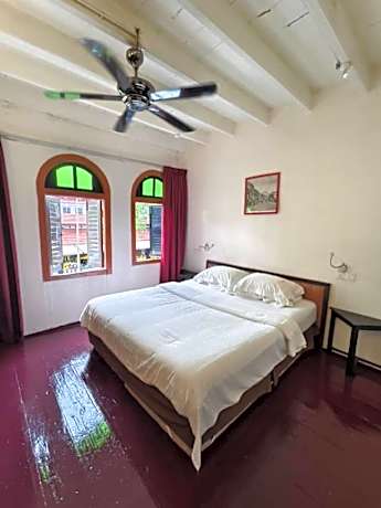 Superior Double Room with Shared Bathroom