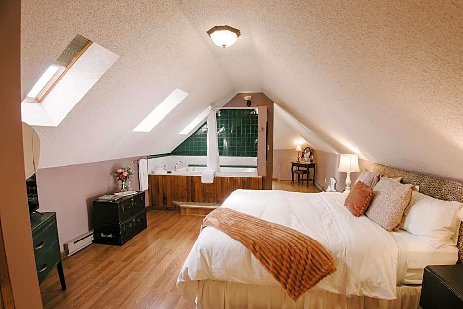 The Inn at Ragged Edge