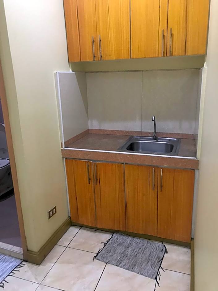 ASHBURN'S TRANSIENT BAGUIO - 3rd to 5th floor BASIC SLEEP and GO Accommodation, WITH PARKING, NO ELEVATOR