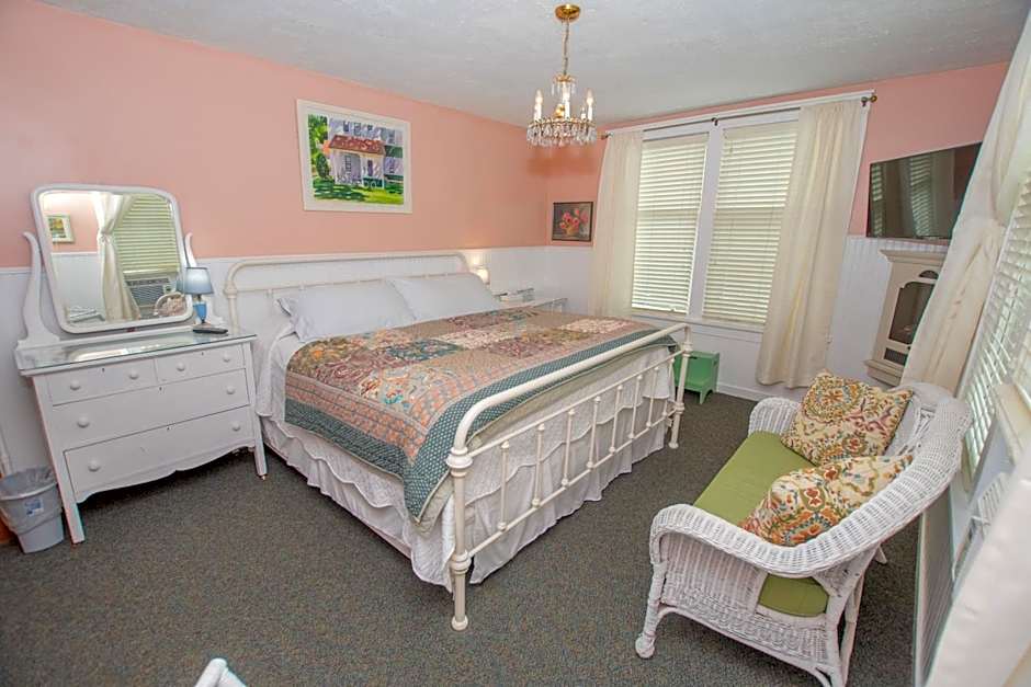 Terrace Inn and 1911 Restaurant