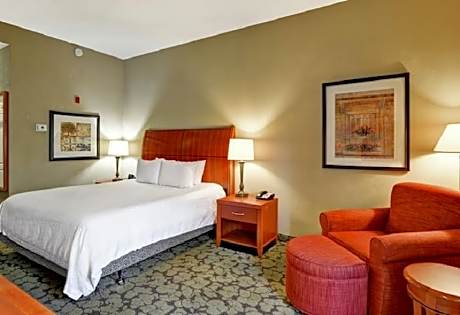 1 King Bed W/ Peloton