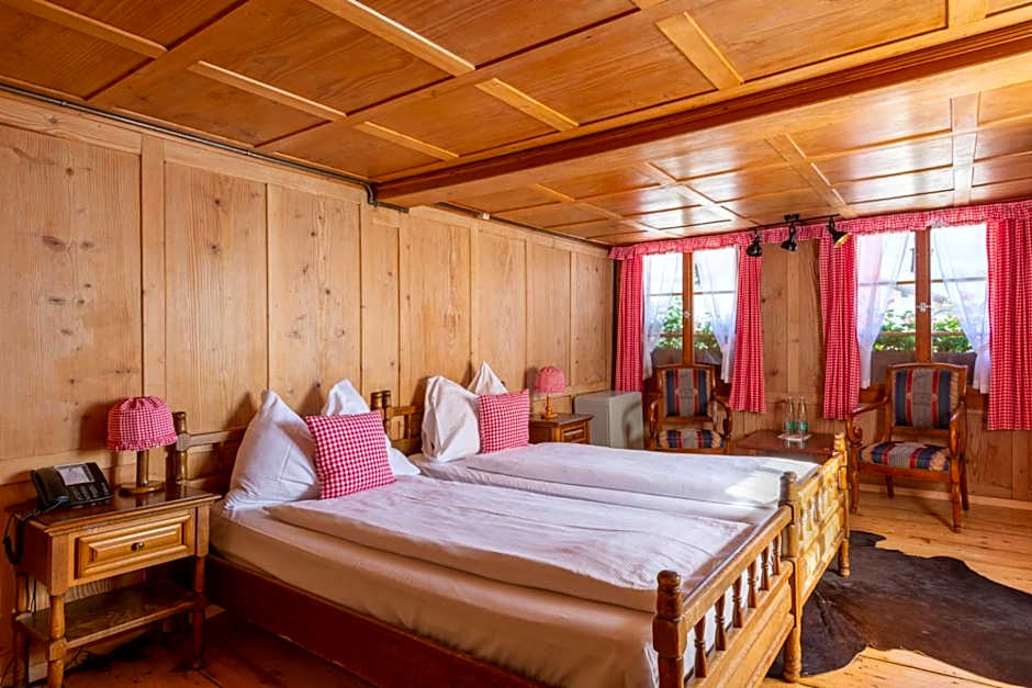 Swiss-Chalet Merlischachen - Historik Chalet-Hotel Lodge