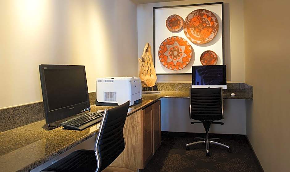 Hilton Santa Fe Historic Plaza