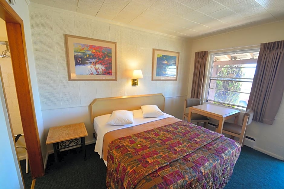 Western Hills Motel