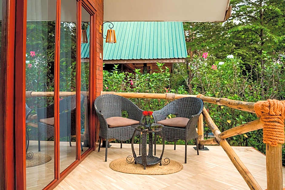 Shose Farmhouse Chalets & Campsite