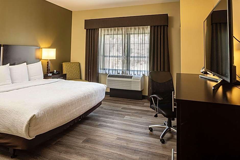 Best Western Plus Franciscan Square Inn & Suites - Steubenville