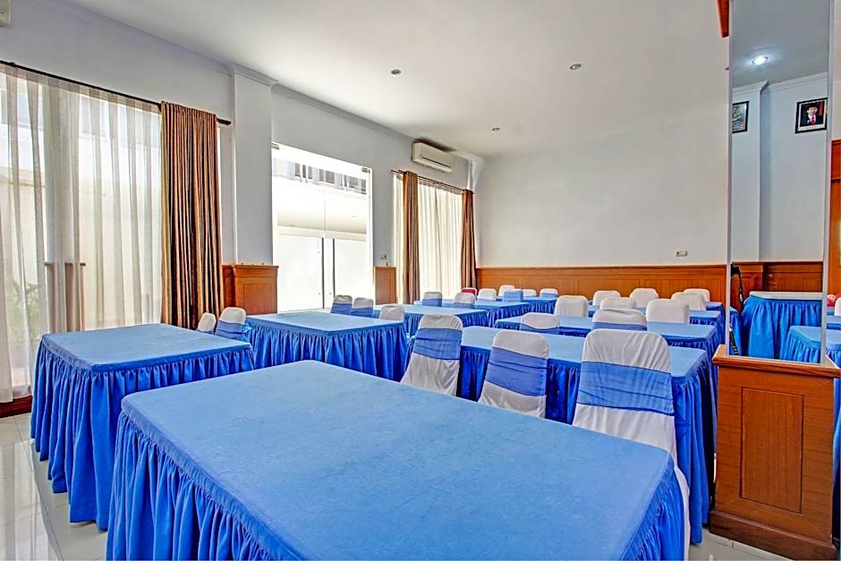 OYO 93011 Hotel Griya Lestari Pati 2