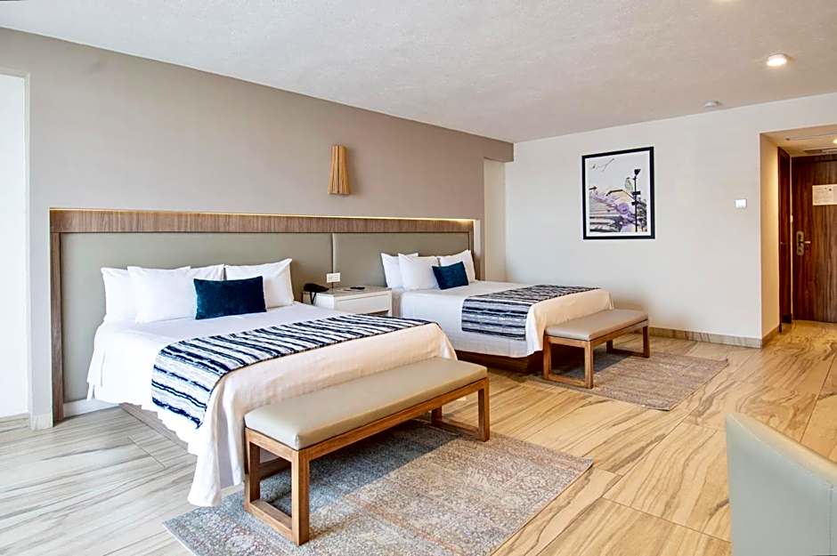 Hotel Velvet Plaza