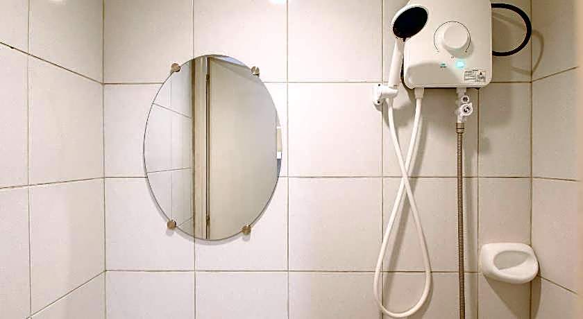 RedDoorz @ Greenview Hotel and Restobar Masbate