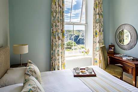 Double Room with Partial Sea View