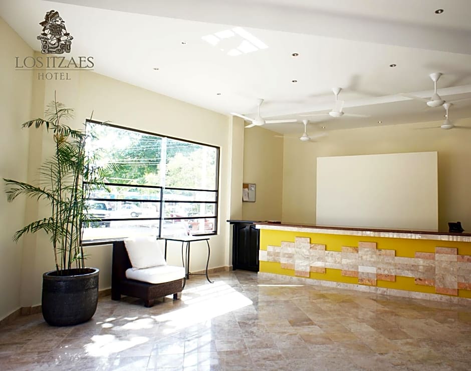 Hotel Los Itzaes