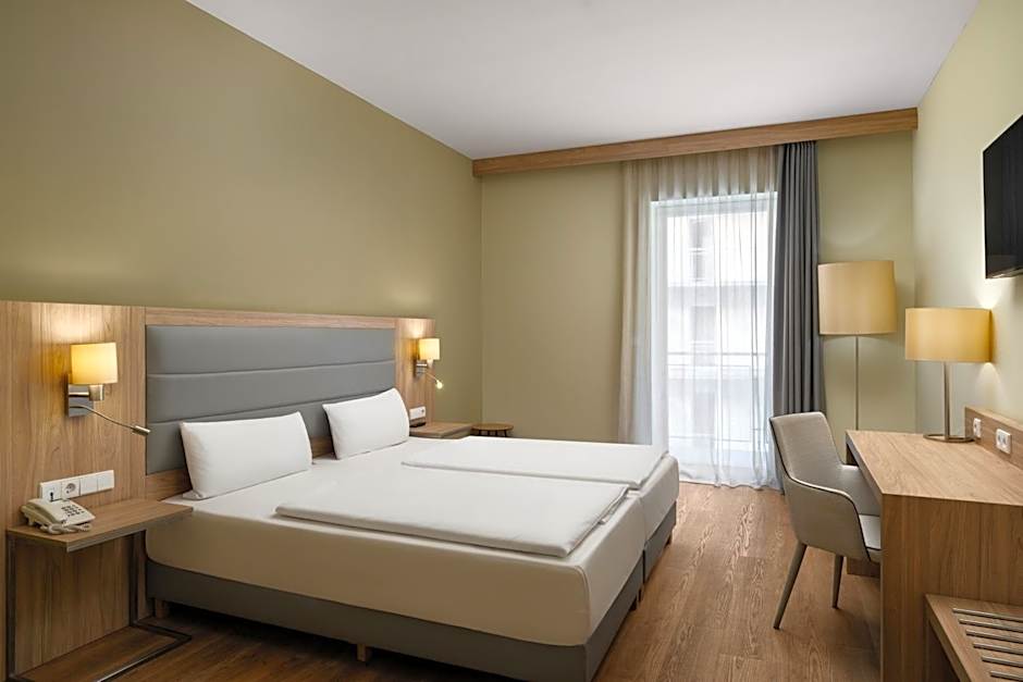Akeah Verdi Budapest