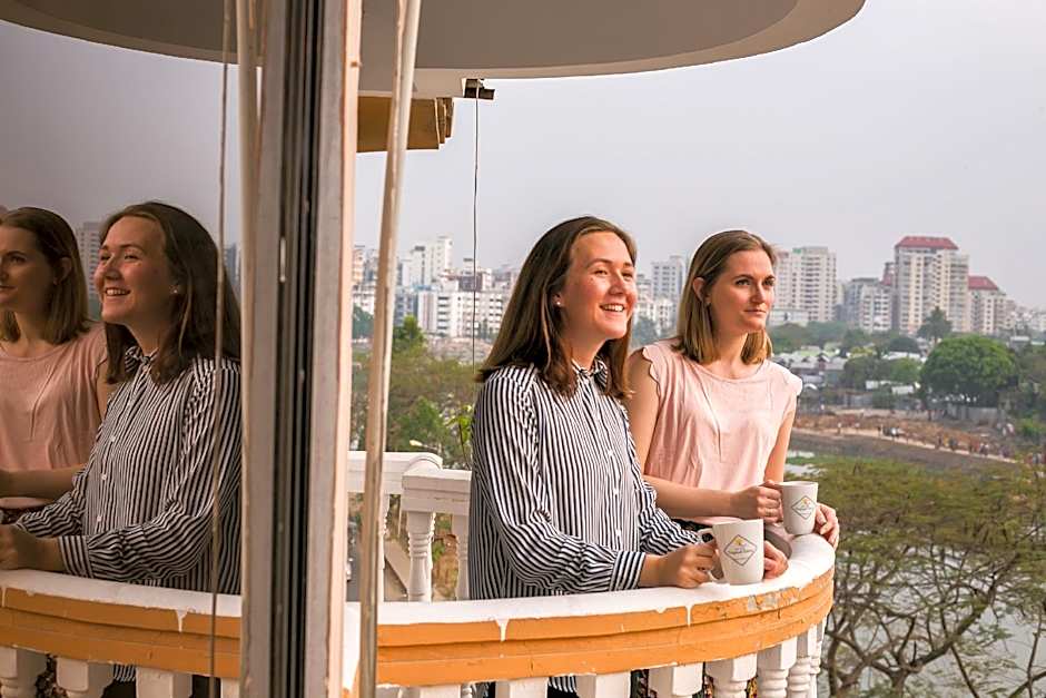 Hotel Tropical Daisy