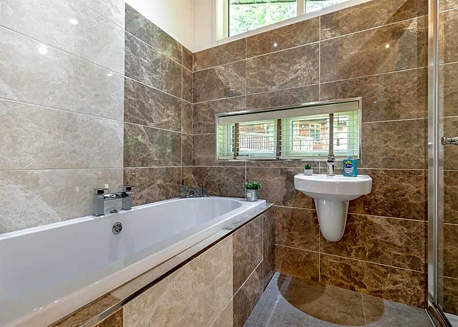 Charlesworth Lodges