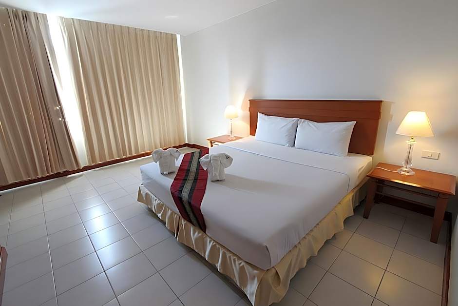 Crown Pattaya Beach Hotel