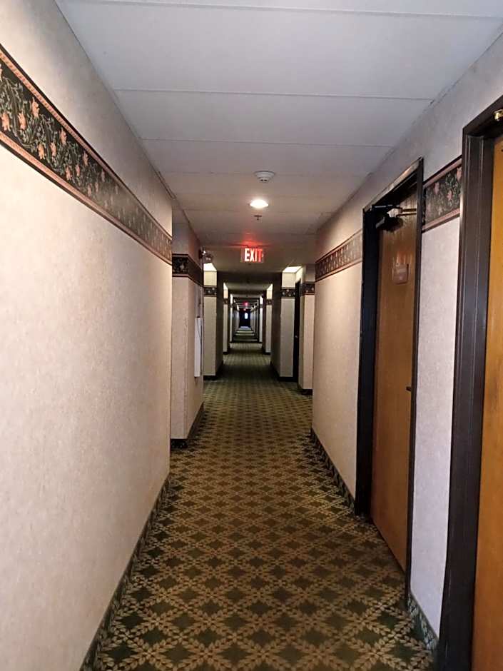 New Martinsville Inn