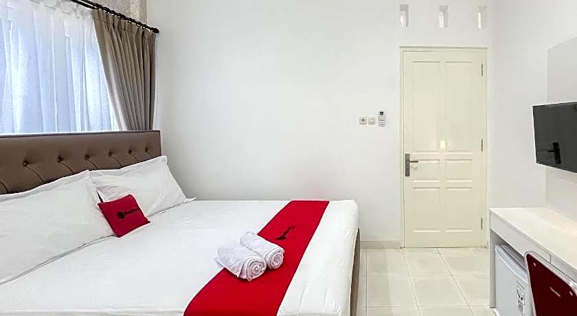 RedDoorz @ Griya Martha Sumber Solo