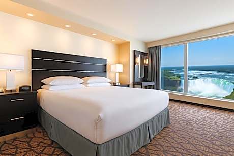 King Suite with Spa Bath and Horseshoe/US Falls View