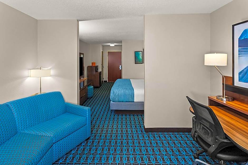 Wingate by Wyndham Oshkosh