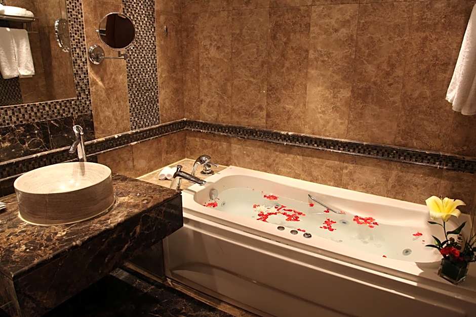 Helnan Landmark Hotel