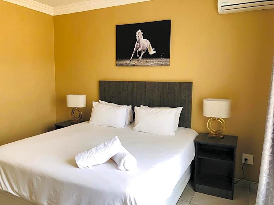 La Bronze Guest Lodge