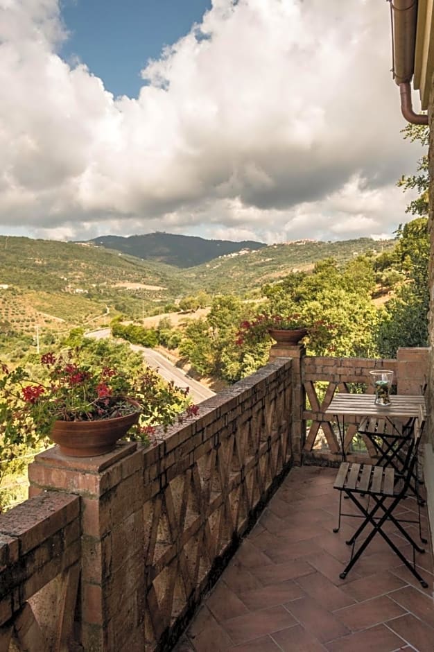 Casale storico nella campagna cilentana