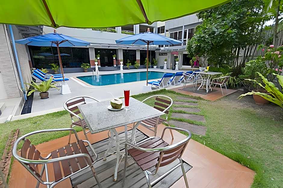 Summit Pavilion Hotel