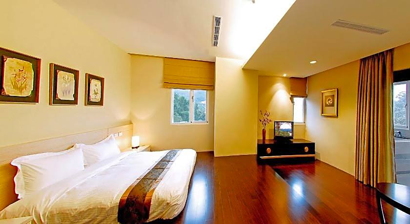 Sun Moon Lake Karuizawa Villa B&B