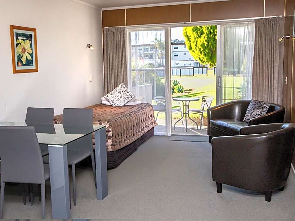 Photo 1 of 5 of 1 Bedroom