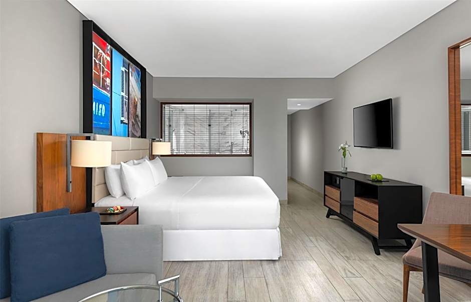 Photo 1 of 7 of Premium 1 King Bed Suite, Jetted Tub, Ocean front