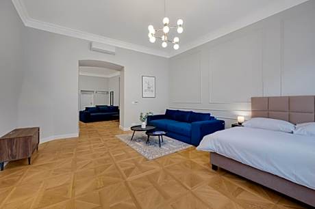 Deluxe Apartment 209