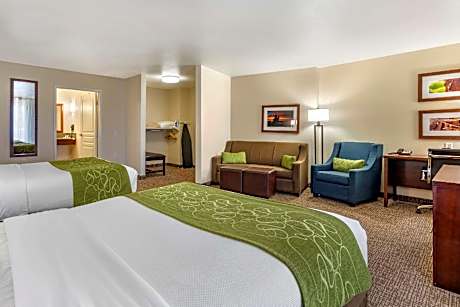 Suite with Two Double Beds - Accessible/Non-Smoking