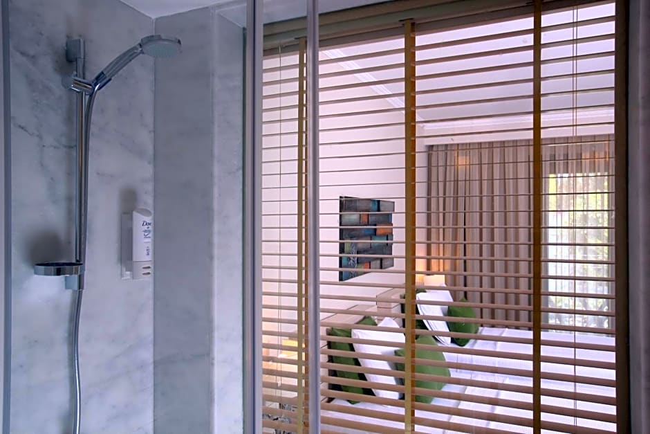 Zeytinada Hotel