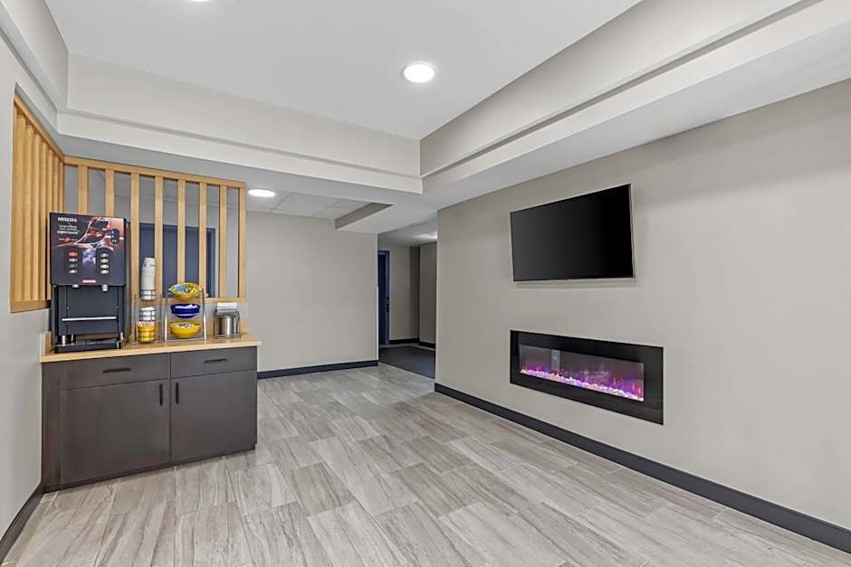 Days Inn & Suites by Wyndham Union City