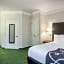 La Quinta Inn & Suites by Wyndham Melbourne