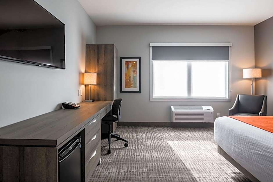 Amsterdam Inn & Suites, an Ascend Collection Hotel