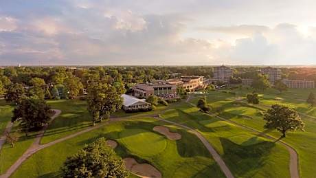 Eaglewood Resort & Spa