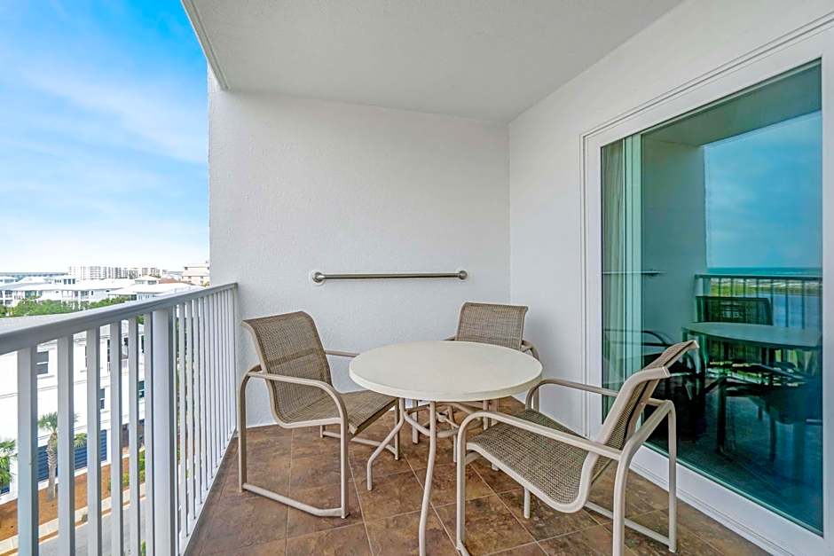 Emerald Oasis, Emerald Oasis- Gulf Front, Great for Families and Close to Destin Harbor!